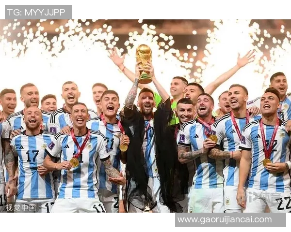 梅西温情告别：冠军荣耀与兄弟情深，定格温馨时刻