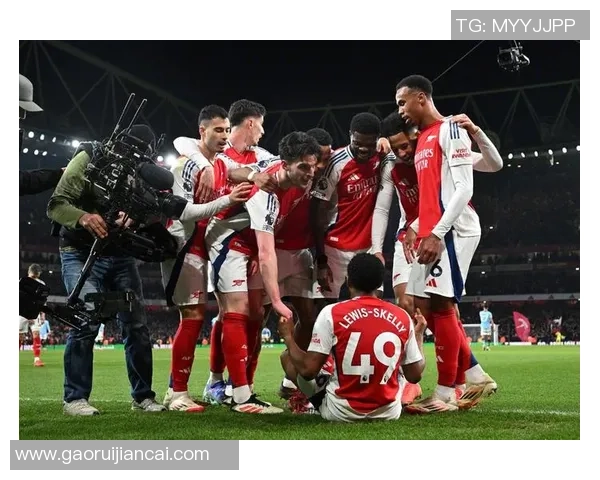 英超左右脚右边锋曼市双雄积极争夺:谁能笑傲伊蒂哈德? 英超左右脚右边锋曼市双雄积极争夺:谁能笑傲伊蒂哈德?